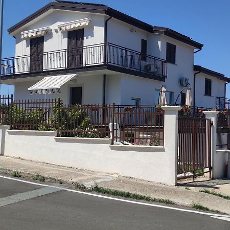 Alba De Mar B&B Roseto Capo Spulico Bagian luar foto